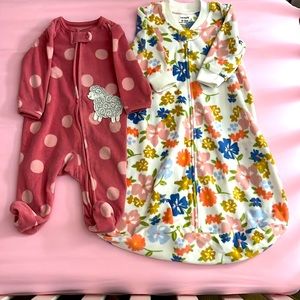 NWOT BABY GIRL SWADDLE GOWN AND FOOTED PAJAMAS : SIZE 0-3 Months.